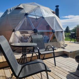 Arctic dome, hotel a Svenseid