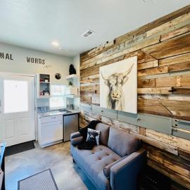 Red Roof Cottage 2 •hot tub• fire pit• cold plunge, hotel u gradu Nampa