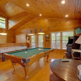 Hot Tub & Deck: Cabin Near Smoky Mtn Trails!, hotel a McCookville
