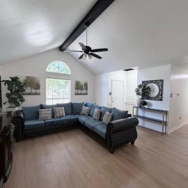 Beautiful 4 bedroom house in South Tyler, Hotel in Tyler