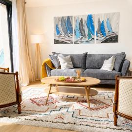 Plein centre Auray - Grand duplex 2 suites avec terrasse ensoleillée, מלון באוריי