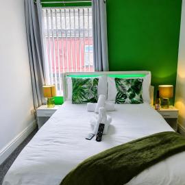 Liverpool Dockside House with free Parking