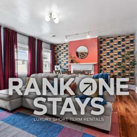 Trendy 2BR Near Carson Street with Free Parking、ピッツバーグのホテル