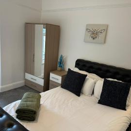 Refurbished 2BR Flat in Historic Welsh Market Town