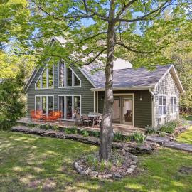 Top of the Hill Cabin by Simple Life Rental, hotel a Fish Creek