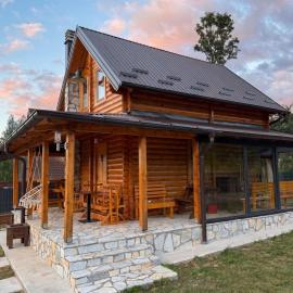 Smolovic chalet Family Mountain Escape