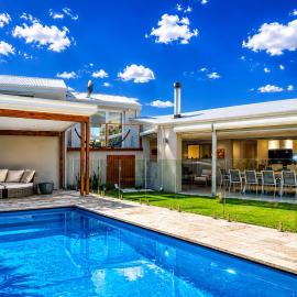 Sant's Beach Retreat - Private Pool and Fire Pit