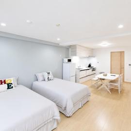 Room 501 Japanese Tatami 3LDK 75sqm Near Namba Family Friendly Stay, Hotel in Osaka