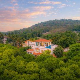 StayVista at Mangrove Forest Villa - Rooftop Pool