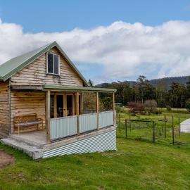 Rivendell Cottage - Off Grid cabin, hotel en Jackeys Marsh
