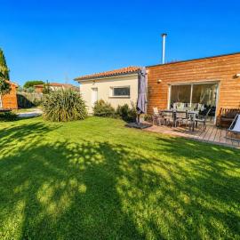 Maison Familiale avec Studio, Climatisation et Grand Jardin à Cornebarrieu โรงแรมในกอร์เนอบาริเยอร์