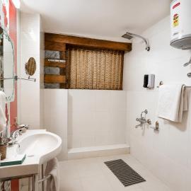 The Kaathkuni House - Shobla Cottages, hotel a Kulu