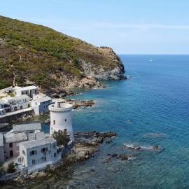 Maison de pêcheur les pieds dans l'eau, hotel a Ersa