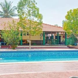 Greenline Farm Stays Chanapatna near vaishali hotel, hotel a Maddūr