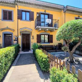 B&B Alle Falde Dell'Etna: Zafferana Etnea'da bir otel