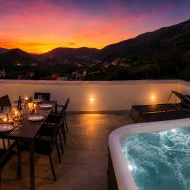Tramonti Sunset Retreat Amalfi Coast, hotel a Tramonti