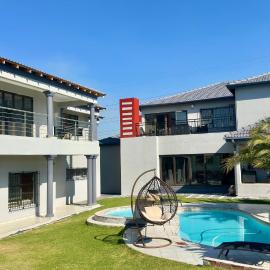 Nyasa Villa، فندق في Southgate