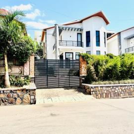 KiGALI NORMAL VIEW APARTMENT, מלון בקיגאלי