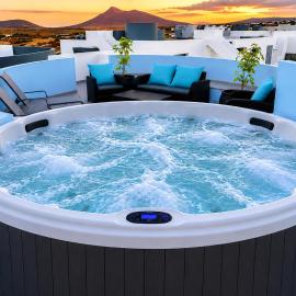 Ático de Lujo con Jacuzzi Privado en Azotea Vistas, hotel a La Oliva