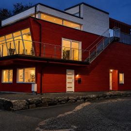 Modern apartment with sea view in Svolvær