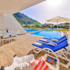 Luxury Apartment with private pool