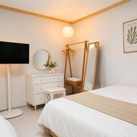 K-Beauty Salon Stay, 5-Min Walk to Yeonsinnae Station, GTX-A 5 Min to Seoul Station, Gyeongbokgung, Hongdae, 명동, Bukhansan, Sleeps 5, Hotel in Seoul