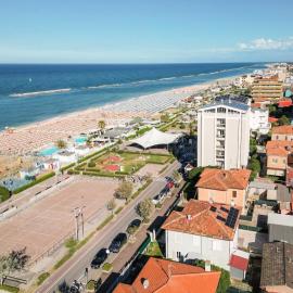 CASA MADRE 74 Esclusiva residenza fronte mare, hotell i Fano