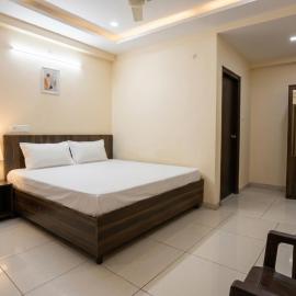 Hotel Aarav Grand Chandigarh, hotel in Chandīgarh