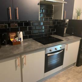 Tudors eSuites Stylish 1 Bedroom Spacious Apartment