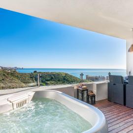 Carvajal Luxury Apartments - Free Parking, hotelli Fuengirolassa