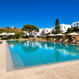 Beachside Double Storey maisonette with pool, hotel sa Mýkonos City