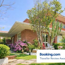 VILLA BRANDO - Exclusive 9-Guests Villa near Sabaudia, with Garden & Bikes, hotel in Latina