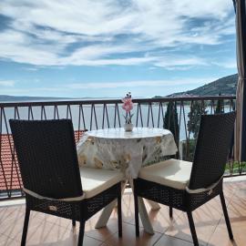 Apartments Ivka, khách sạn ở Omiš