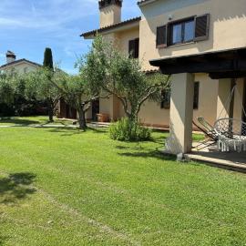 La casa al Lago – hotel w mieście Trevignano Romano