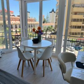 Luxury apartment with light and atmosphere, hotel in Fuengirola