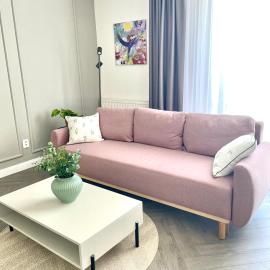 Rose and Oak Apartment