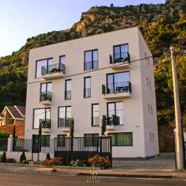 Villa Blanc, hotel en Shëngjin