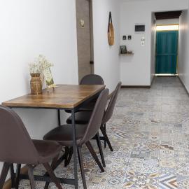 Habitación con baño privado en Circasia Quindío、シルカシアのホテル