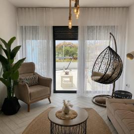 Birwaz #03 Luxury Apartment with Terrace and BBQ, hotel a Aqaba