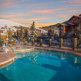 Studio 211 - Perfect Location with Pool and Hot Tub