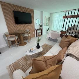 Luxury executive Studio in Brickell, hotel di Miami