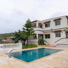 3-bedroom villa with pool and sea view