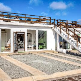 Dog-Friendly Oceanfront Villa with Rooftop Patio, Pool Access, & Kitchen, hotell i Rosarito