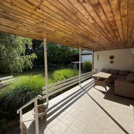 Hegylakó vendégház, hotel v destinaci Balatonkenese