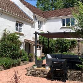 The Old Mill Cottage set in the heart of Devon, hotel in Crediton