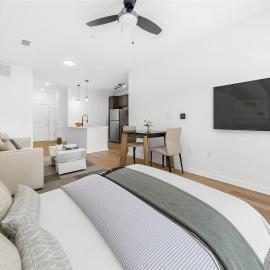 Stunning brand new South Austin condo 2 mi from DT, hotel en Austin