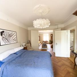 Luxury 3-Room Apartment with 2 balcony close to Main Station central and calm, hotel Bázelben