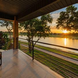 Lakefront Oasis Casa Hoyo 12 Private Retreat، فندق في ميشن