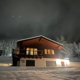 Chalet Snow Ball Panoramic View in the Center of Saas-Fee, ξενοδοχείο σε Saas-Fee