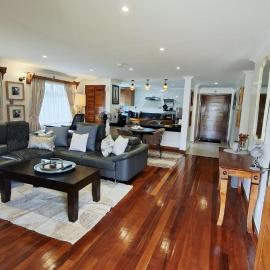 luxurious bungalow in a beautiful gated community, hotel ad Athi River